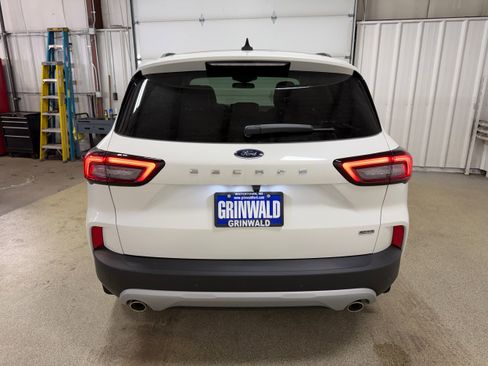 New 2026 Ford Escape SE FWD image 25