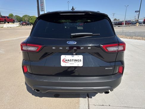 Used 2025 Ford Escape ST-Line Select AWD/4WD image 4