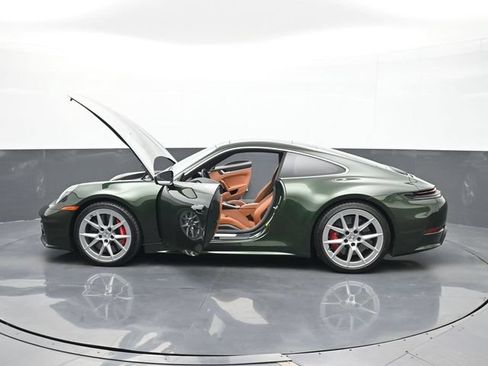 Certified 2026 Porsche 911 Carrera 4S AWD/4WD image 28