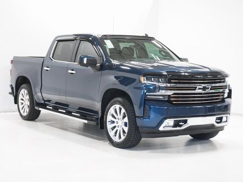 Used 2022 Chevrolet Silverado 1500 High Country w/ Technology Package image 4