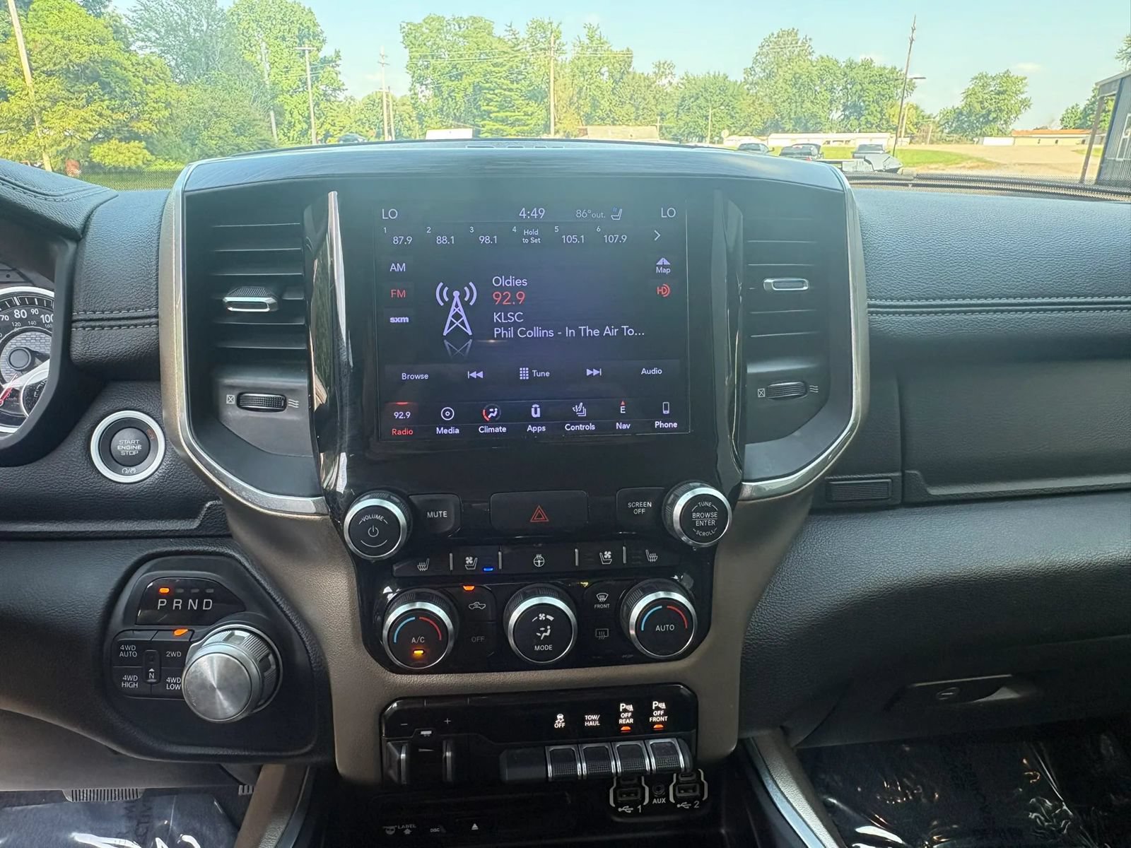 Used 2019 RAM 1500 Laramie AWD/4WD image 14