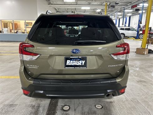 Certified 2023 Subaru Forester Premium image 7