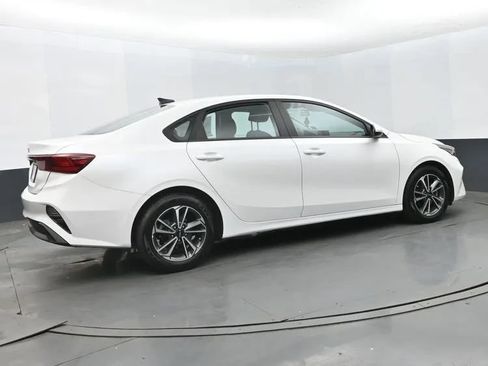 Used 2023 Kia Forte LXS FWD image 4