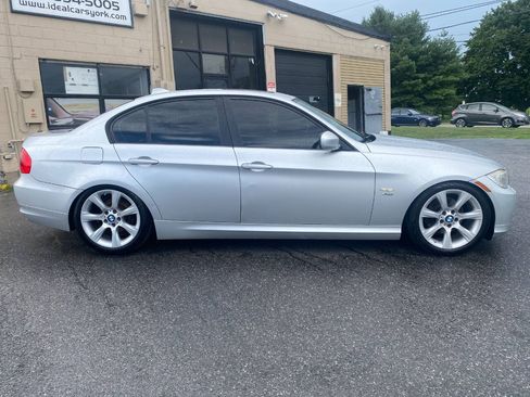 Used 2010 BMW 328i xDrive Sedan w/ Premium Pkg AWD/4WD image 2
