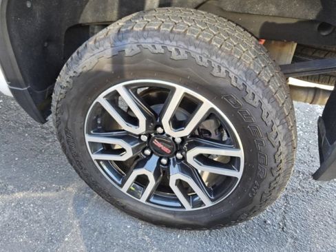 Used 2021 GMC Sierra 1500 AT4 AWD/4WD image 2