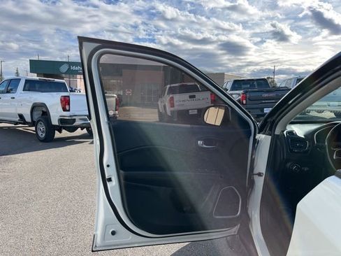 Used 2020 Jeep Compass Latitude AWD/4WD image 28