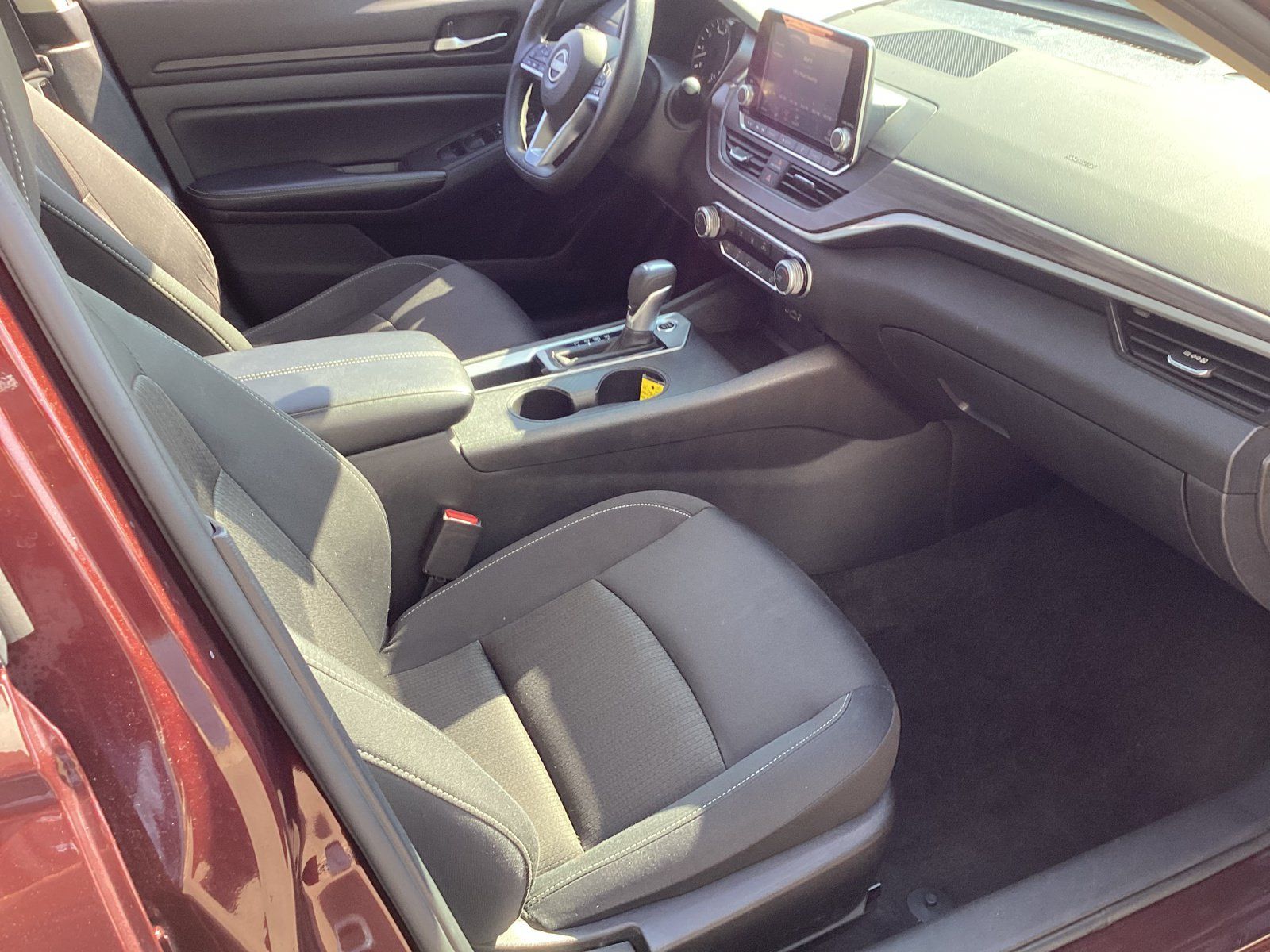 Used 2025 Nissan Altima 2.5 SV FWD image 16