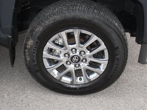 Certified 2025 Toyota Tacoma Limited AWD/4WD image 24