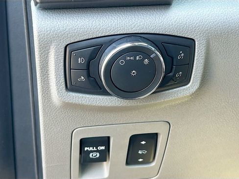 Used 2020 Ford F150 XLT w/ Equipment Group 302A Luxury AWD/4WD image 10