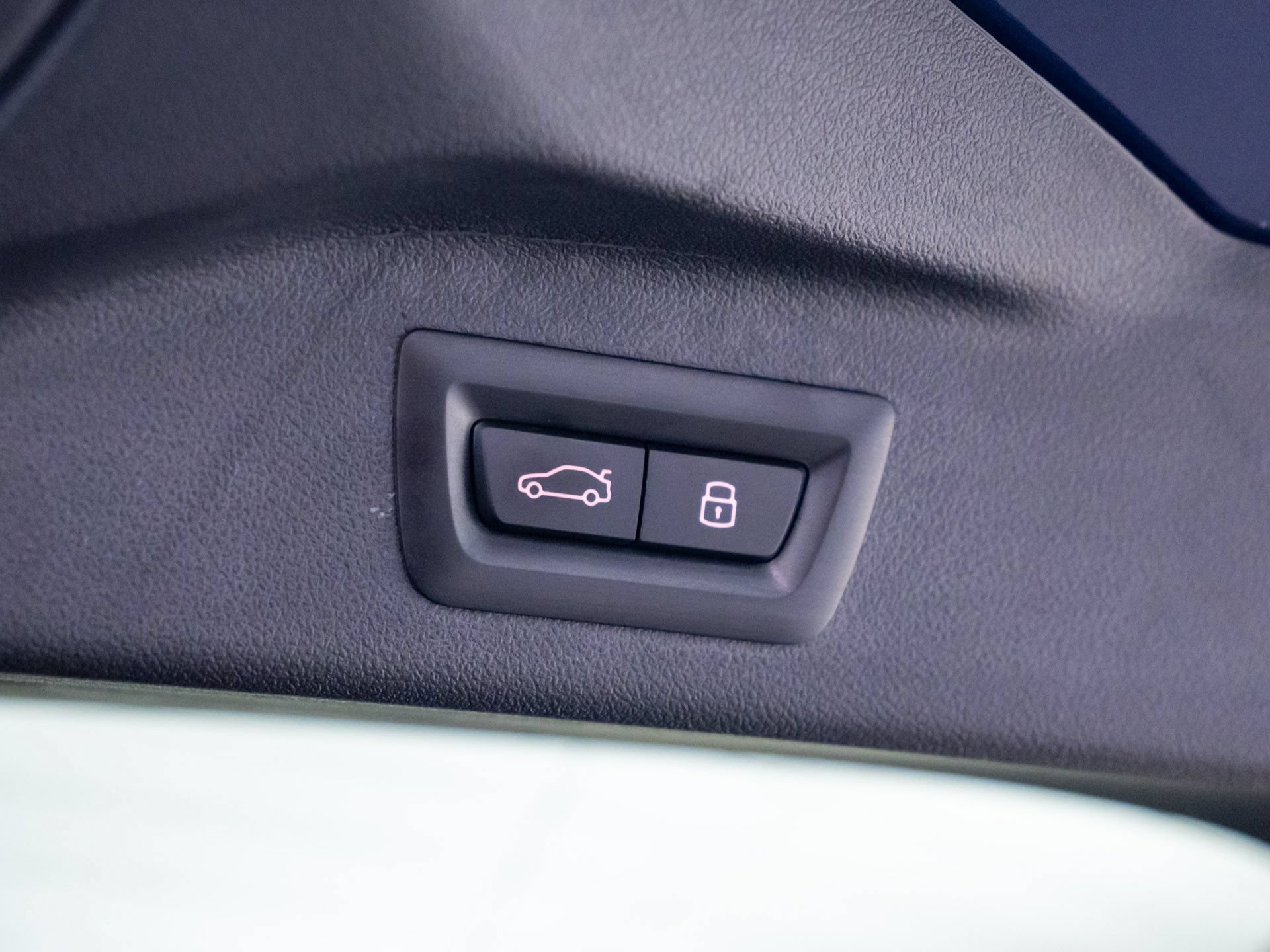 Used 2024 BMW ALPINA XB7 AWD/4WD image 40