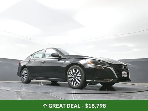 Used 2024 Nissan Altima 2.5 SV image 50