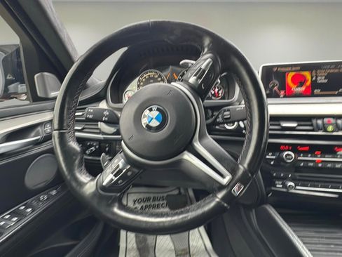 Used 2015 BMW X6 M image 11