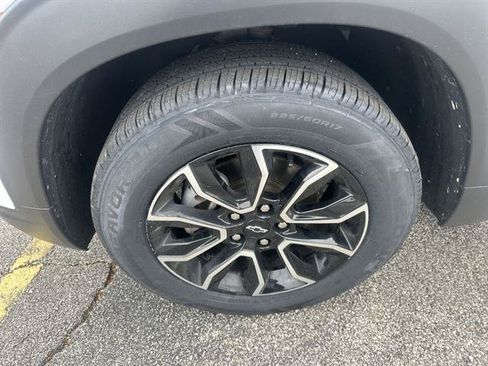 Certified 2024 Chevrolet TrailBlazer ACTIV w/ Convenience Package AWD/4WD image 40