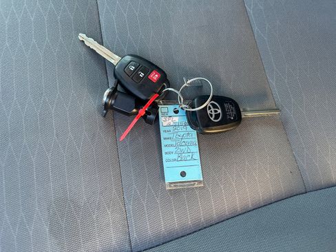 Used 2019 Toyota Tacoma SR5 RWD image 33