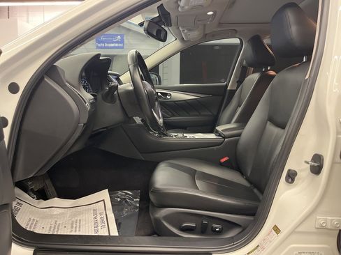 Used 2020 INFINITI Q50 Luxe w/ Essential Package (3.0T Luxe) image 11