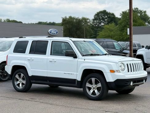 Used 2017 Jeep Patriot High Altitude AWD/4WD image 27