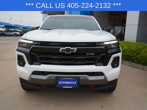 Used 2024 Chevrolet Colorado Z71 w/ Z71 Convenience Package 2 AWD/4WD image 3
