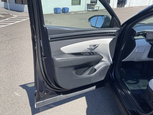 Certified 2024 Hyundai Tucson Limited AWD/4WD image 17