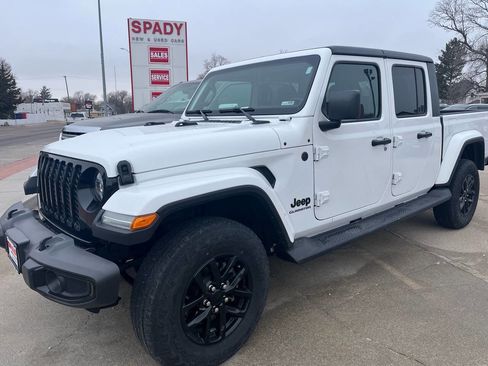 Used 2022 Jeep Gladiator Sport image 6