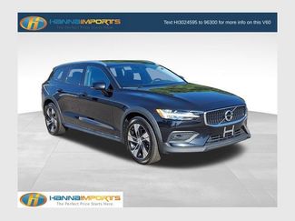 Used 2021 Volvo V60 T5 Cross Country AWD/4WD video 1