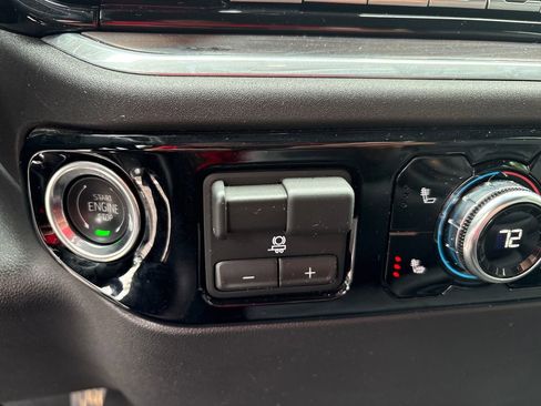 Certified 2026 GMC Sierra 1500 SLT AWD/4WD image 23