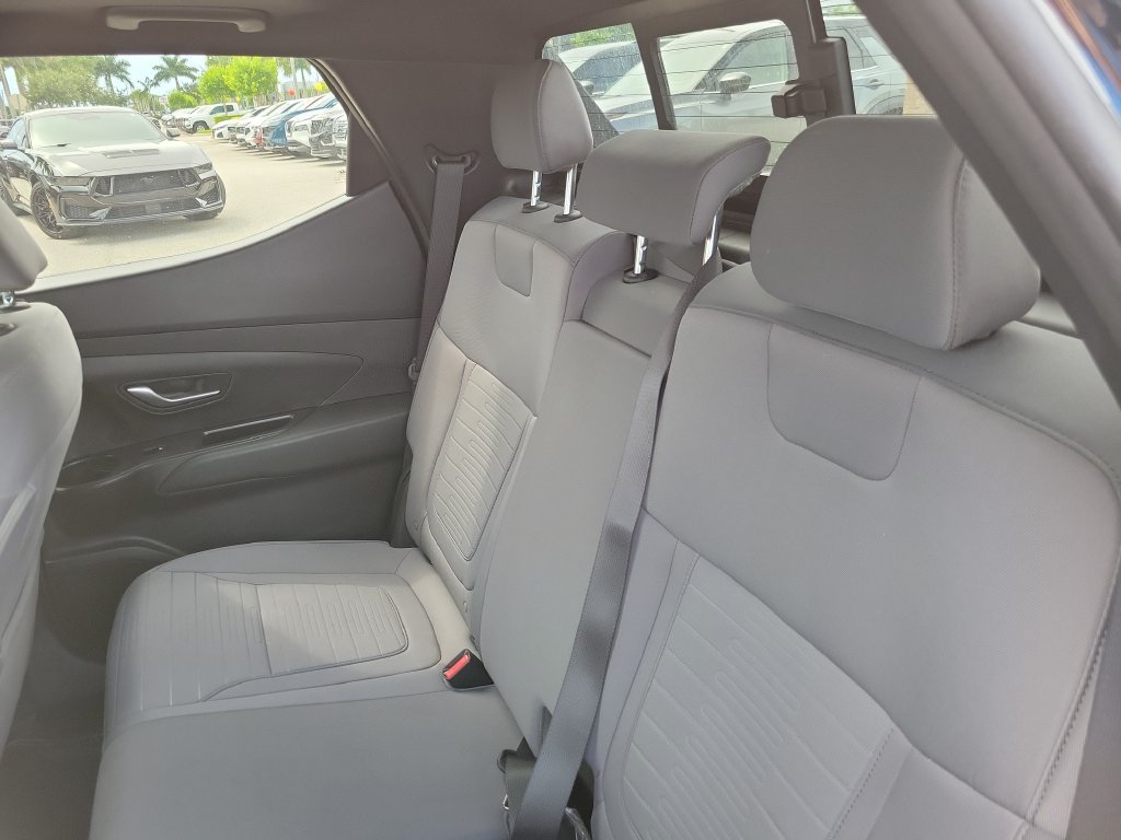 Used 2023 Hyundai Santa Cruz SEL Premium AWD/4WD image 13