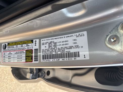 Used 2025 Toyota Tacoma TRD Sport image 36