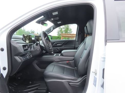 Certified 2024 Chevrolet Silverado EV W/T AWD/4WD image 13
