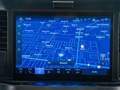 Used 2025 Ford F250 Lariat w/ Black Appearance Package image 28