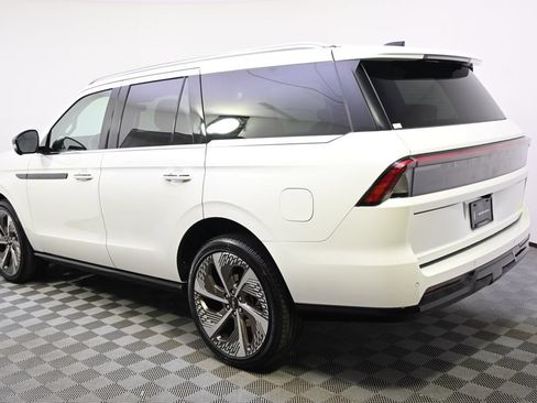 Used 2026 Lincoln Navigator Black Label AWD/4WD image 3
