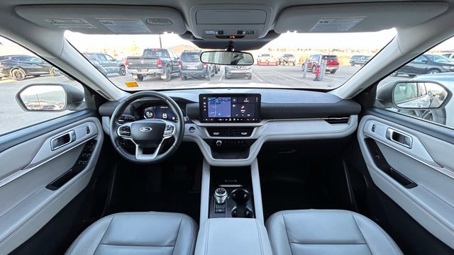 Used 2025 Ford Explorer Active w/ Active Comfort Package AWD/4WD image 13