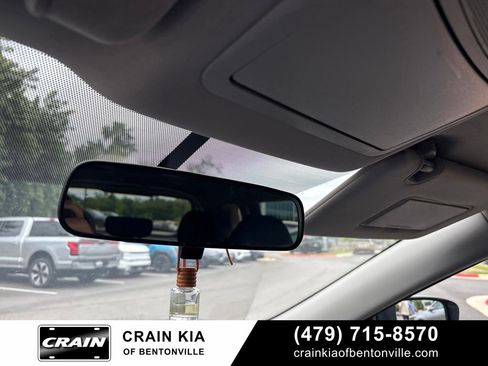 Used 2018 Nissan Rogue SV AWD/4WD image 24