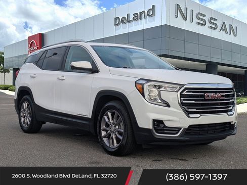 Used 2023 GMC Terrain SLT image 1