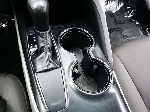 Used 2019 Toyota Camry LE image 20