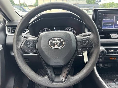Used 2022 Toyota RAV4 LE FWD image 10