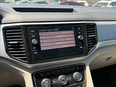 Certified 2023 Volkswagen Atlas SEL R-Line AWD/4WD image 21