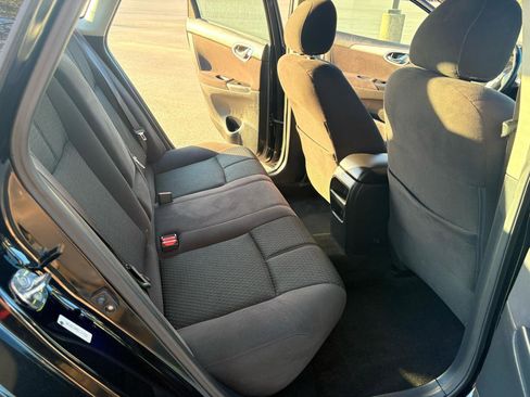 Used 2013 Nissan Sentra SR w/ Premium Pkg image 9