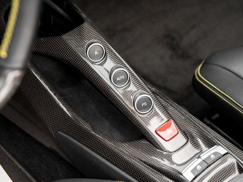 Used 2017 Ferrari 488 Spider RWD image 33