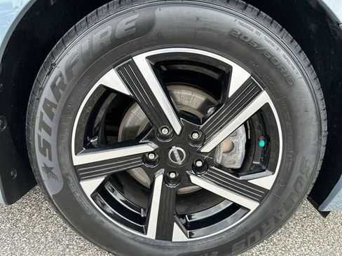 Used 2024 Nissan Sentra SV w/ All-Weather Package FWD image 21