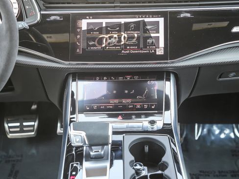 New 2025 Audi RS Q8 performance image 15