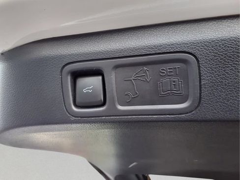 Used 2024 Ford Expedition Limited AWD/4WD image 11