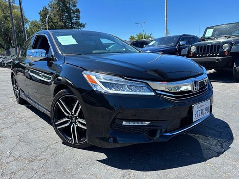 Used 2016 Honda Accord Touring image 1