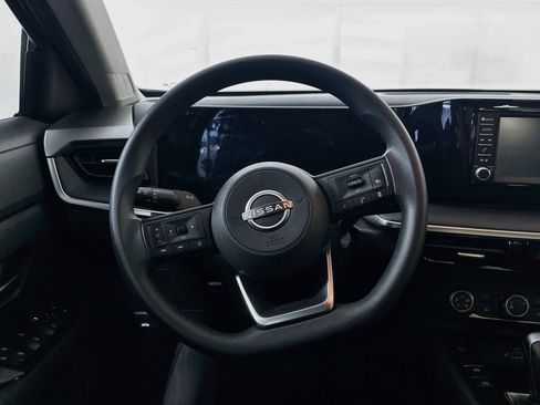 Used 2025 Nissan Kicks S FWD image 18