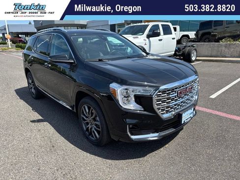 Used 2022 GMC Terrain Denali w/ Black Diamond Edition AWD/4WD image 1