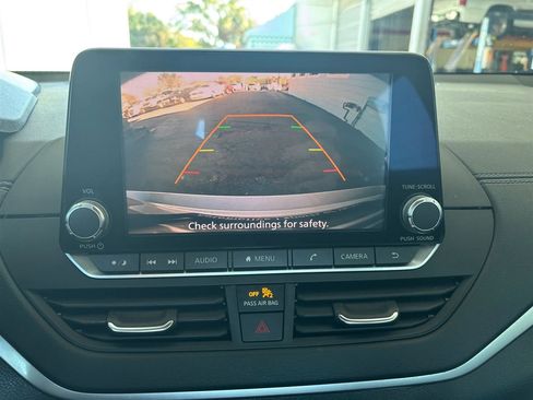 Used 2019 Nissan Altima 2.5 SV image 15