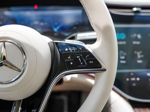 Used 2023 Mercedes-Benz EQS 580 4MATIC Sedan image 36