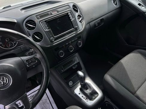 Used 2017 Volkswagen Tiguan Limited w/ Premium Package image 35