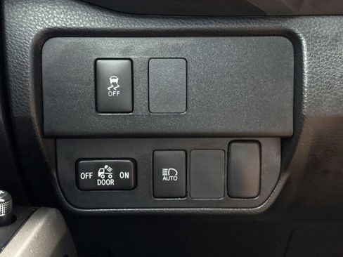 Used 2023 Toyota Tacoma SR5 AWD/4WD image 18