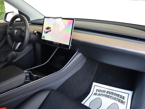 Used 2020 Tesla Model Y Long Range AWD/4WD image 29