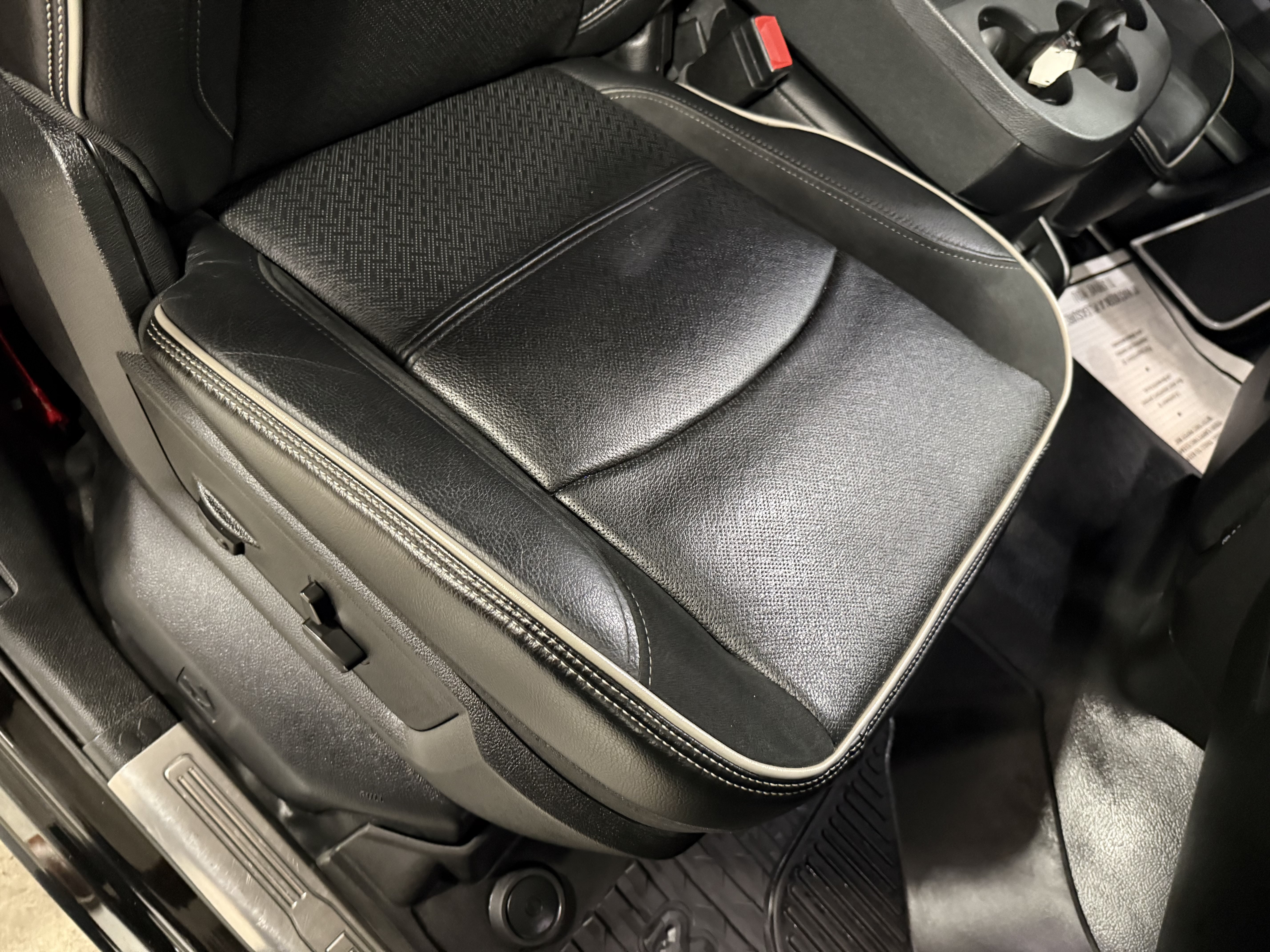 Used 2022 RAM 3500 Laramie AWD/4WD image 11